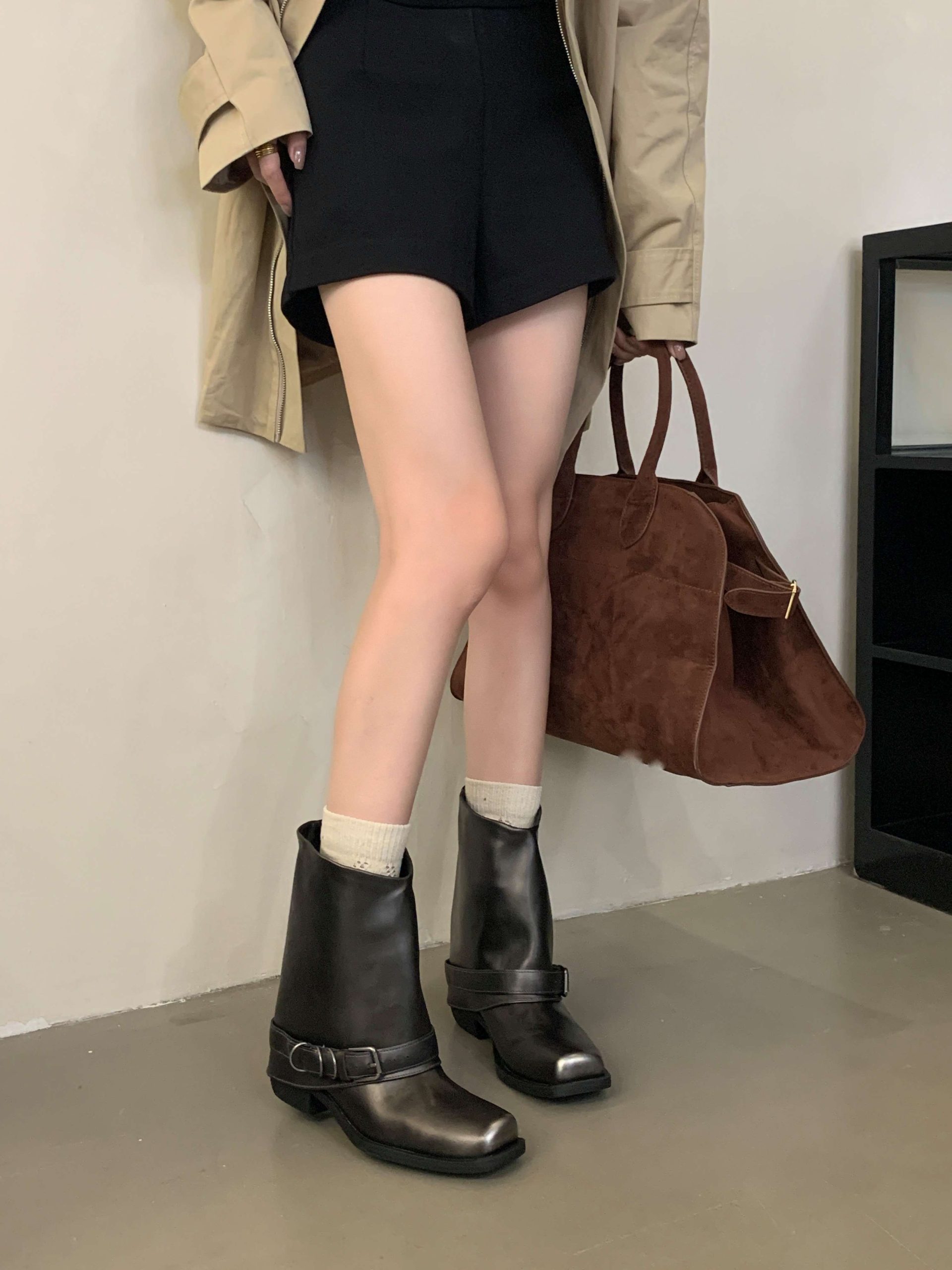 Vintage Leather Martin Boots Square Toe Distressed Women's Metal Buckle Chunky Heel Western Boots - Image 3