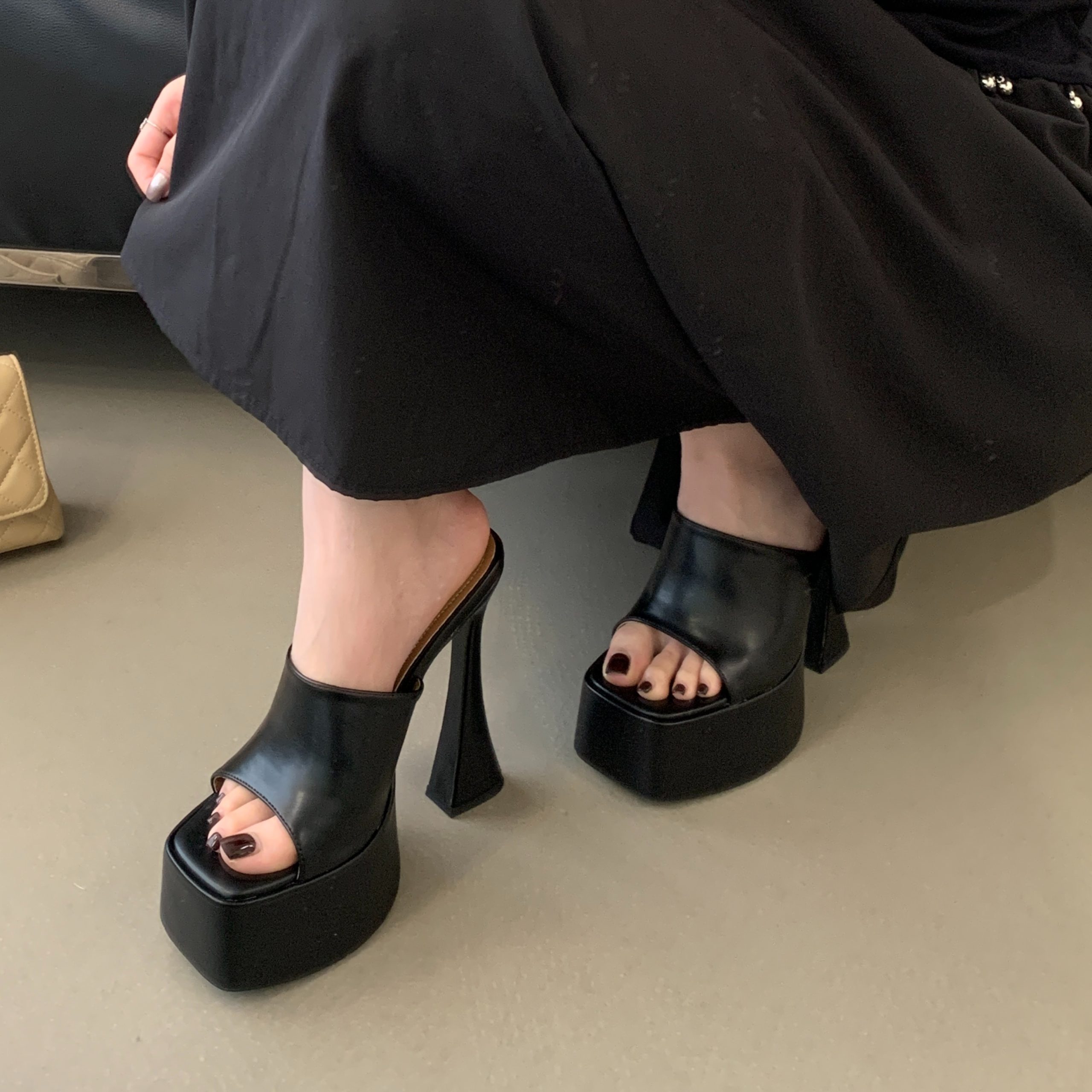 2026 Summer New Black White Dual Color Waterproof Platform Chunky Heel Slide Sandals Square Toe Open Toe Ultra High Heel One-Strap Women - Image 4