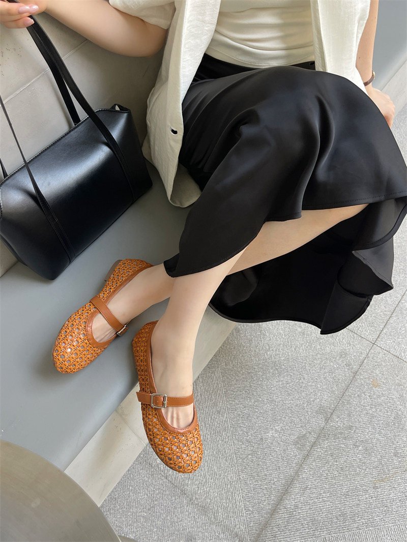2026 Autumn New Women's Hollow Out Breathable Low Top Shoes with Ankle Strap - Image 3